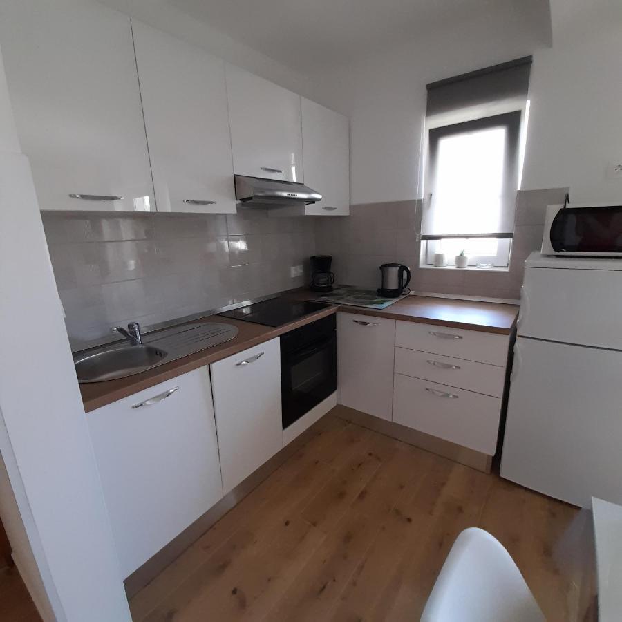 Apartments Filipovic Biograd Na Moru Buitenkant foto