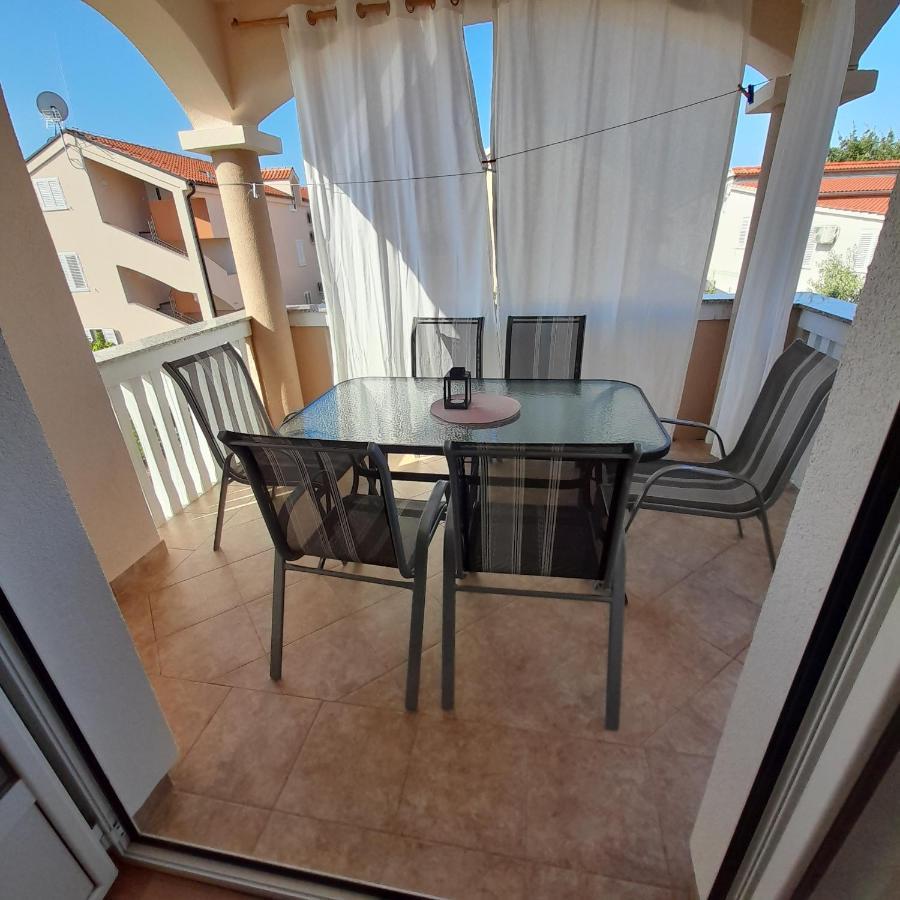 Apartments Filipovic Biograd Na Moru Buitenkant foto