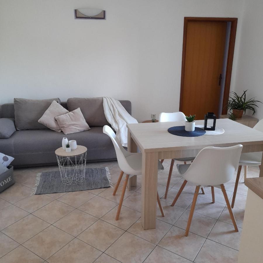 Apartments Filipovic Biograd Na Moru Buitenkant foto