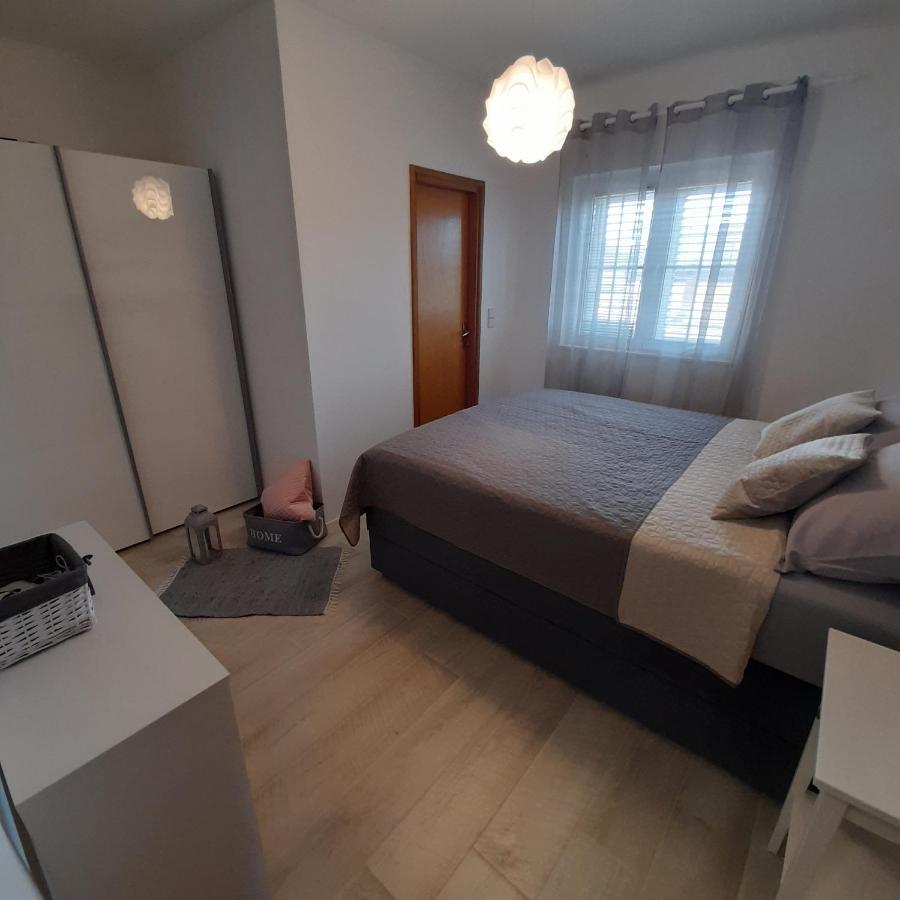 Apartments Filipovic Biograd Na Moru Buitenkant foto