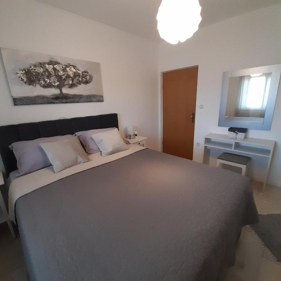 Apartments Filipovic Biograd Na Moru Buitenkant foto