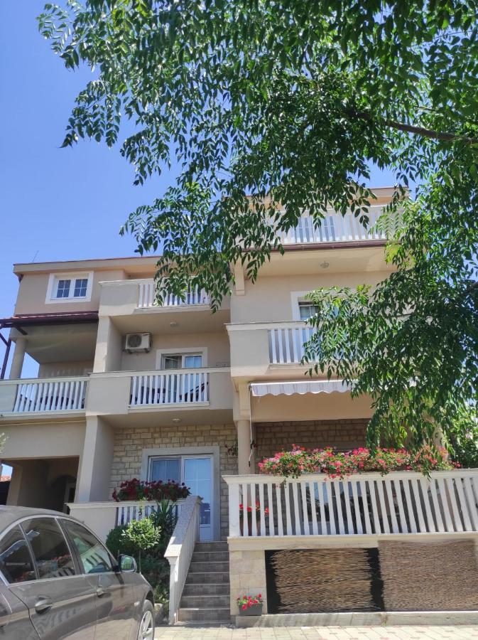 Apartments Filipovic Biograd Na Moru Buitenkant foto
