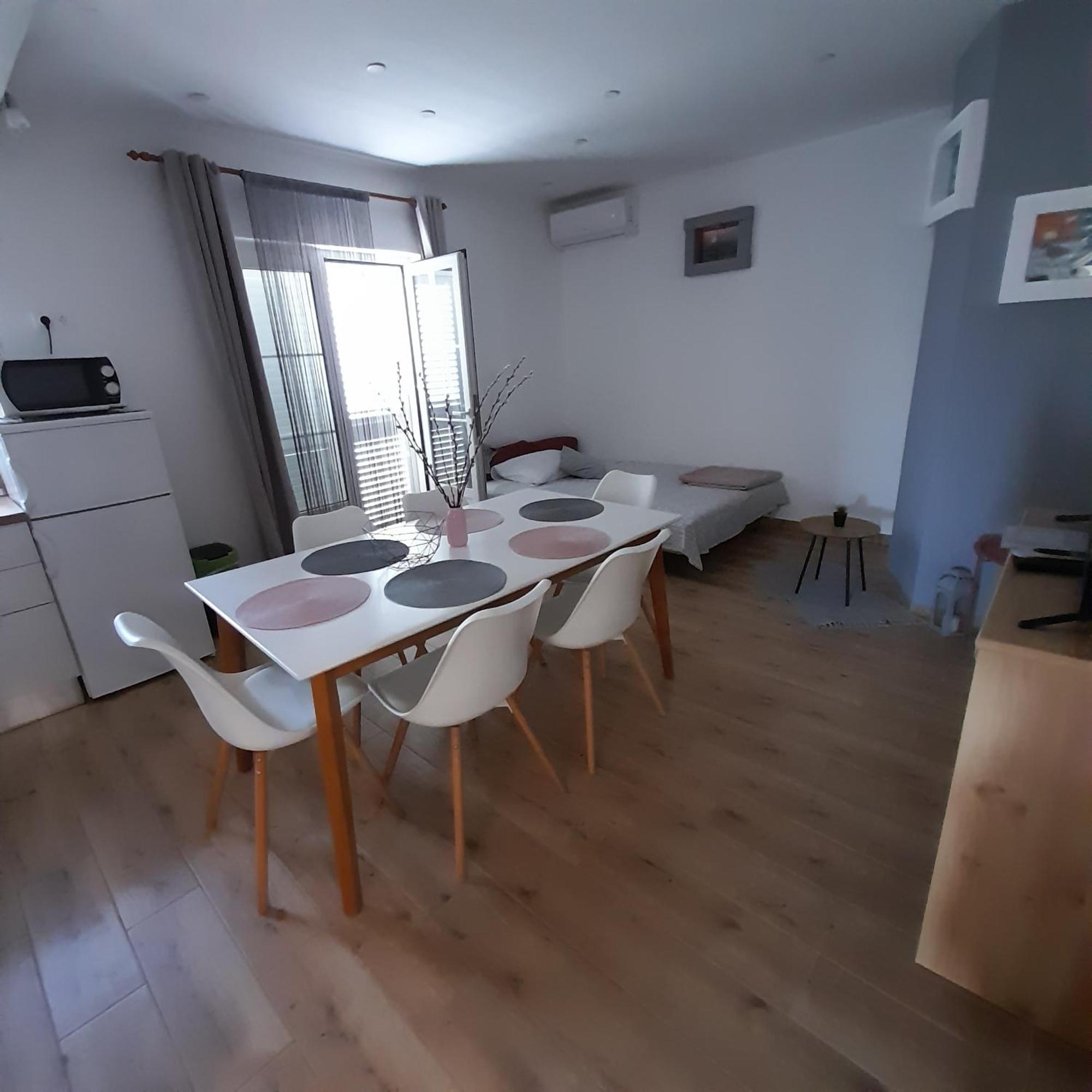 Apartments Filipovic Biograd Na Moru Buitenkant foto