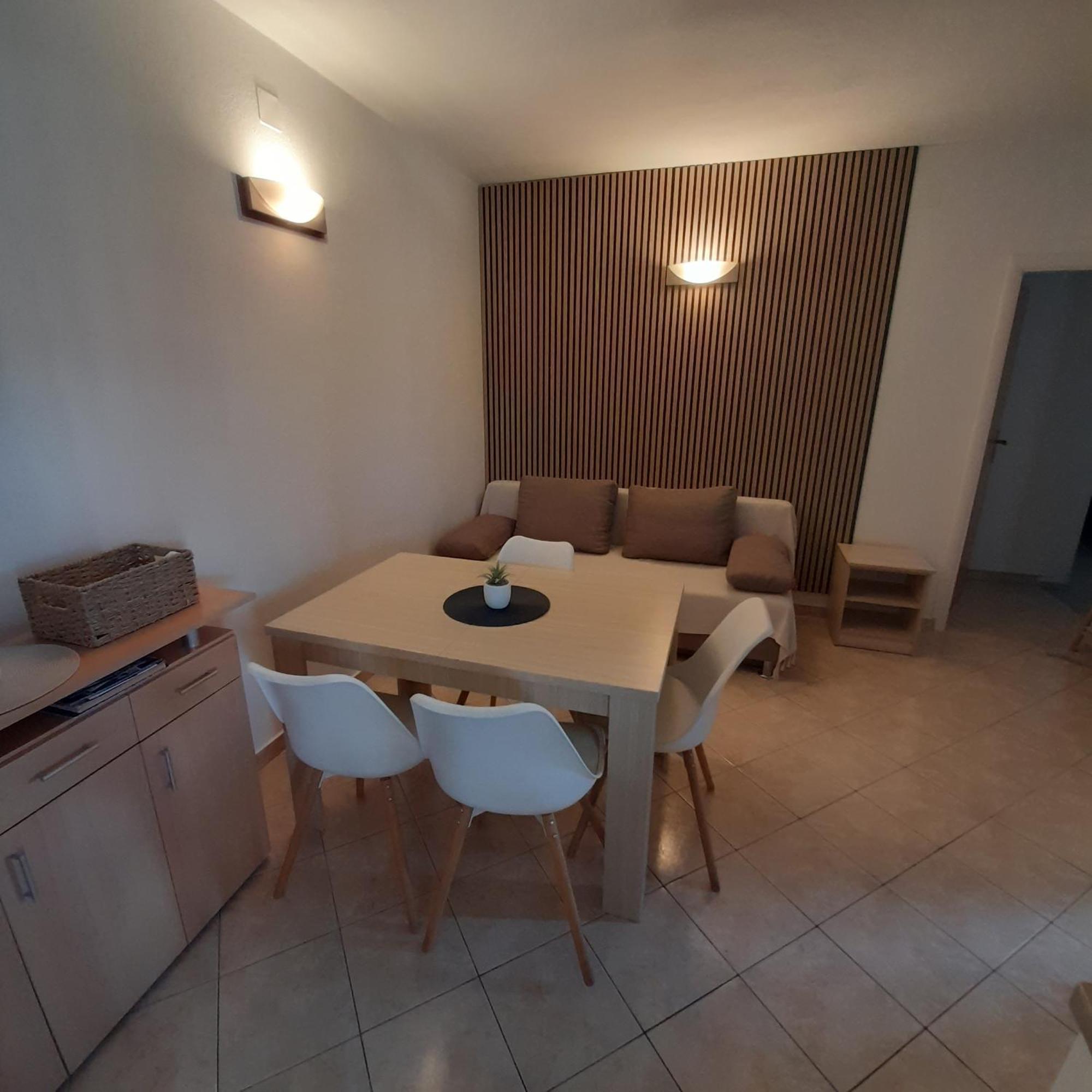 Apartments Filipovic Biograd Na Moru Buitenkant foto